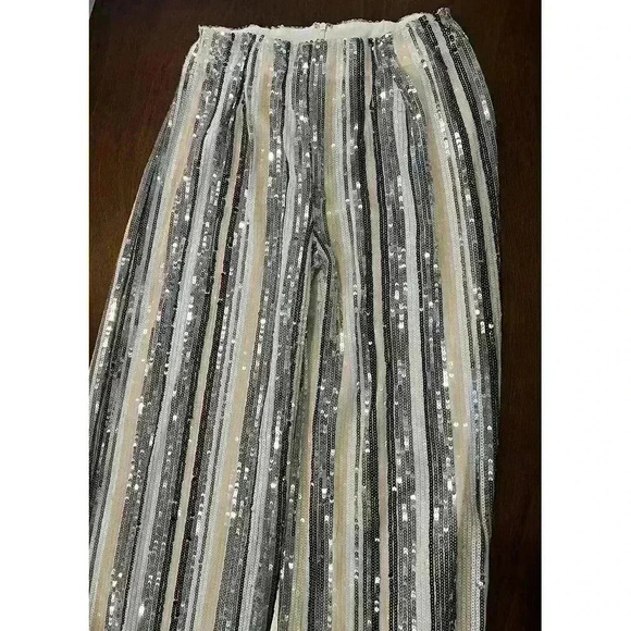 Fashion Nova Hot Stuff Sequin Wide Leg Pants - Silver Size Large (0156) - Picture 5 of 11